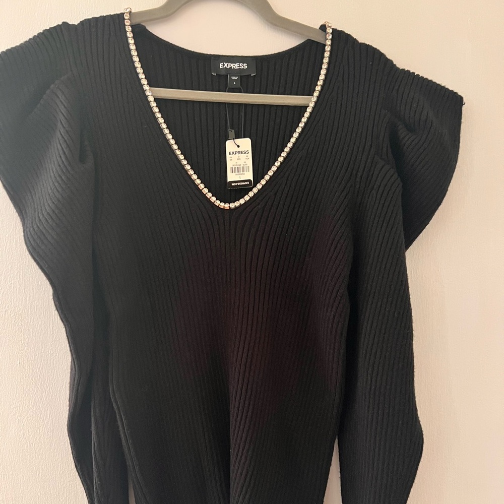 NWT ribbed V neck sweater